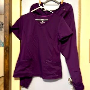 Healing hands scrubs, pants size medium and top is large.